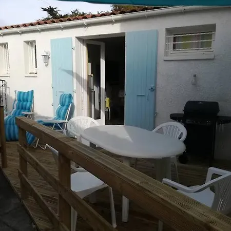 Pied Dans L'eau Petite De Domino Pour 4 Personnes Les Sables Vignier