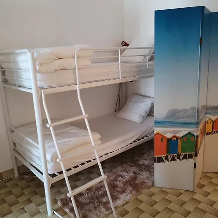 Pied Dans L'eau Petite De Domino Pour 4 Personnes בית נופש *